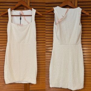 Elegant White Sleeveless Dress